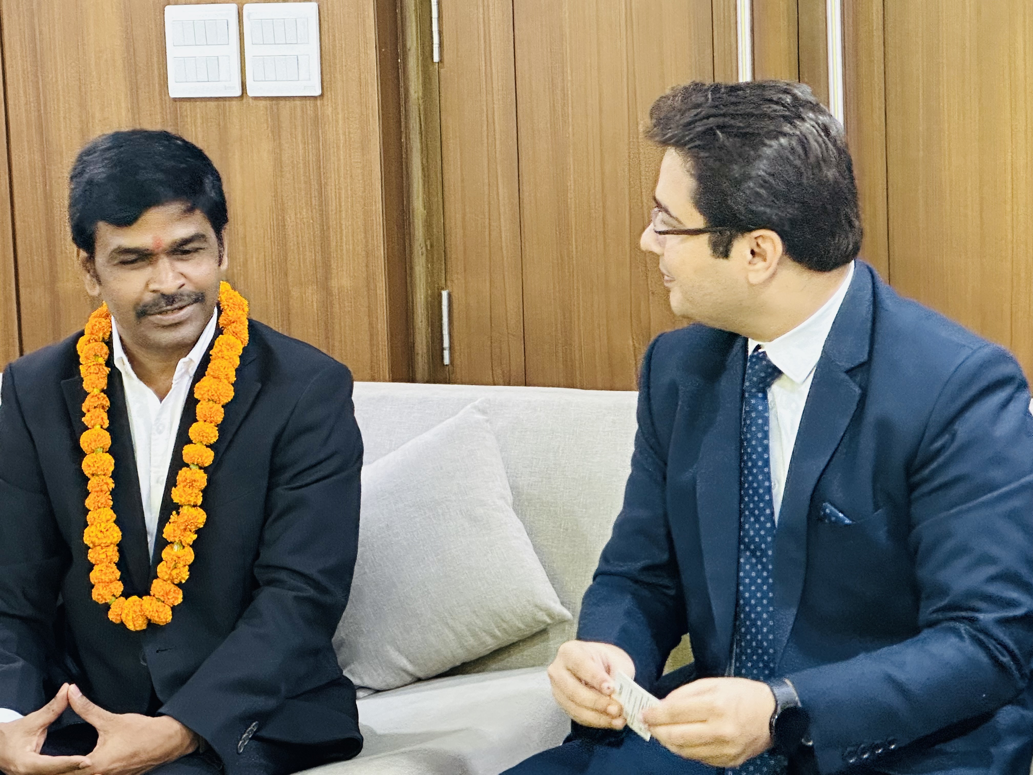 Meeting with an industry leader